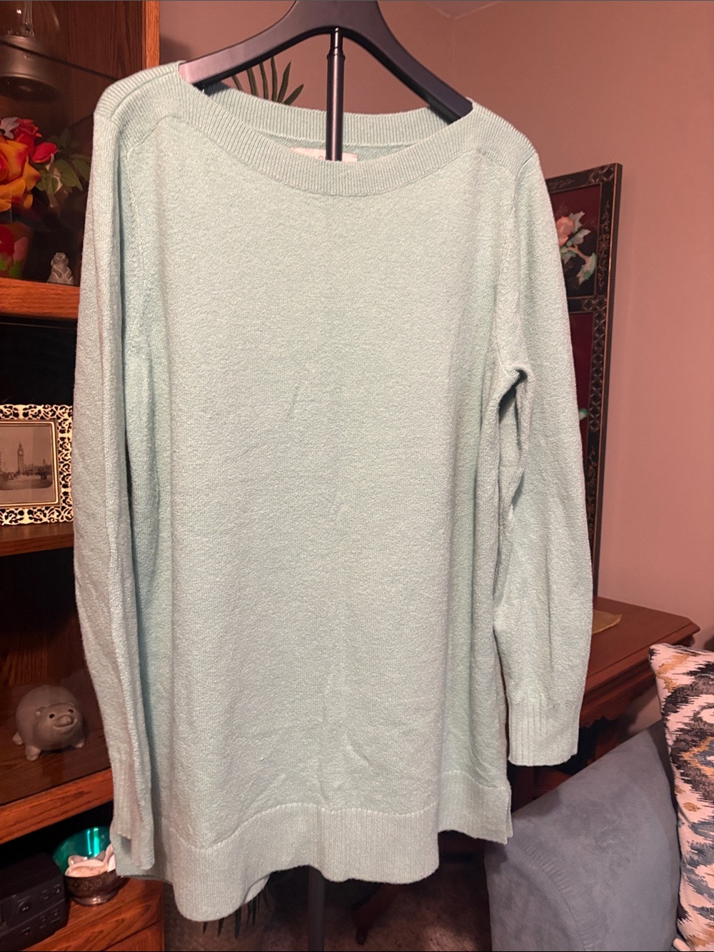 Classic Women's Crewneck Sweater - Light Mint